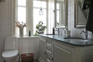 Sekelskiftesvilla med sjötomt, brygga & roddbåt - 8