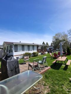 Family Cottage at Wasaga - Heated pools & Walk to the Beach - 8
