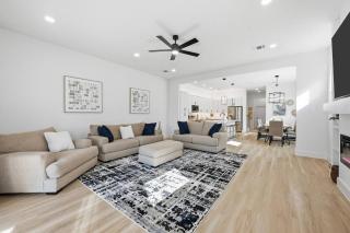 6BR 2 Homes | Near Downtown & UTSW, Patio, Garage. - 0