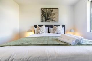 6BR Home Walk to Wolfbrook Arena and Hagley Park - 5