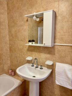 Depto equipado iluminado en pleno centro de neuquen - 3