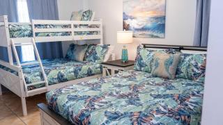 Walkable Location - 99 Steps to Beach - Pool apts - 5