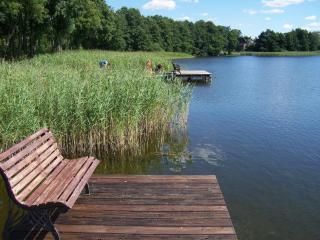 Mobile home in a holiday park with lake access - 6