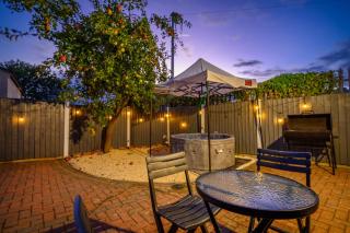 Phenomenal Stay - Private Parking & Hot tub - 2