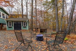 The Fairway Lodge Game Room Fire Pit Tee Tim - 8