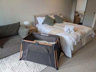 Spacious Dual-Level Loft with Indoor Pool, Gym & Free Parking - 2