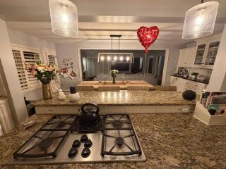 Perfect World Cup Home for Large Group or Family! - 7