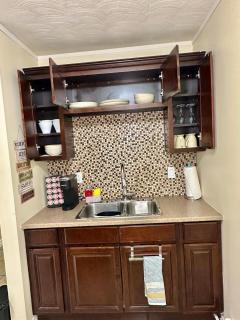 Cozy Private Apartment with 2 Queen size Beds - 8