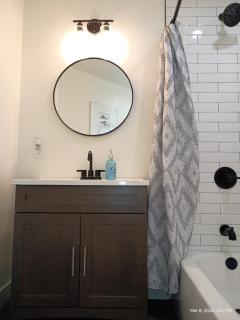 2 Bedroom Apartments Near Downtown LA and Dodger Stadium Sleeps 4 to 8 - 6