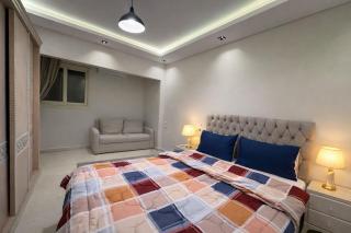 ALEX HOMES - Gleem Luxury Apartments with Direct Sea View - 2