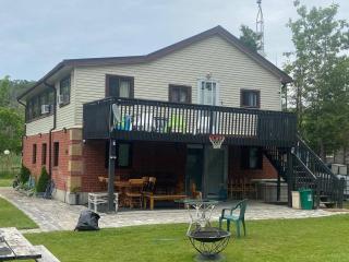 5 Bedroom Cottage at Rice Lake - 9