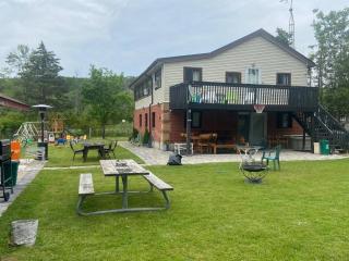 5 Bedroom Cottage at Rice Lake - 4