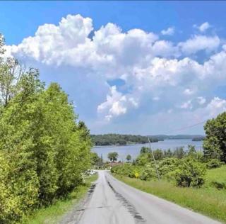 5 Bedroom Cottage at Rice Lake - 3