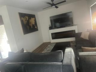 Cozy private home - 0