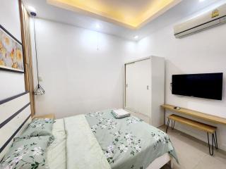 Apartment 502 - 4