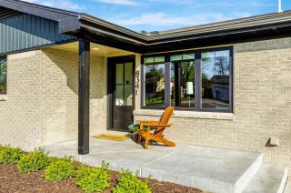 Fenced Backyard W Patio and Grill. Secure Location. - 7