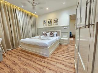 Vibrant 1BHK Modern Apartment near Baga Beach - 2