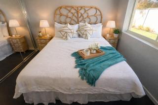 Luxury Beach House, Sleeps 8, Walk to Beach - 2