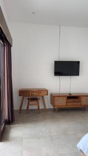 Private Room in a shared 2 Bedroom Villa with Swimming Pool, Padonan - Canggu area - 9