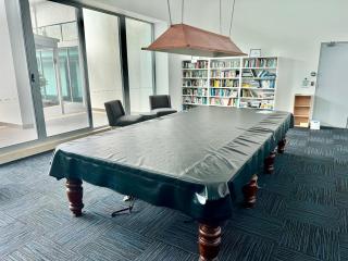 Modern 3 Bedroom Apartment near Tram - 3