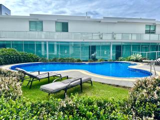 Modern 3 Bedroom Apartment near Tram - 2