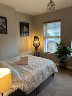 Beautiful 2 bedroom entire home - 2