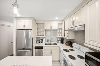 Modern Queen West Apt Free Parking Sleeps 6 - 7
