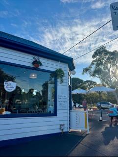 Botanical Gardens Cottage - 3