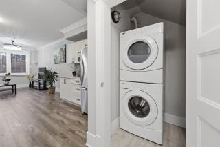 Modern Seaside Sanctuary 1 BR Executive Suite near White Rock Beach - 6