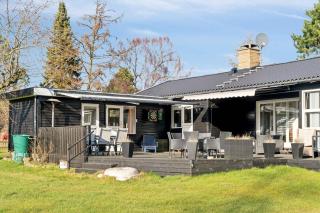 Cozy Cottage Only 500 M From The Sea - 2