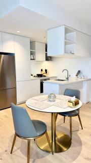 South Melbourne - Iconic Living, Steps to CBD - 5