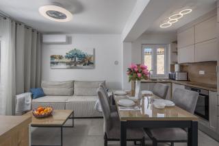 Home Sweet Home - Happy Rentals - 8