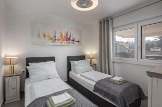 Home Sweet Home - Happy Rentals - 3