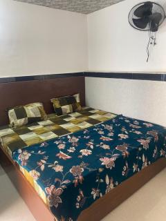Anshika Yadav residency near prem mandir - 9