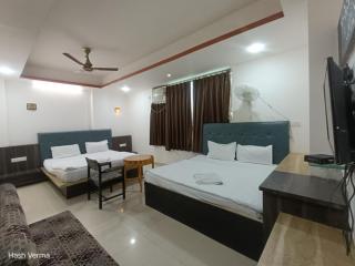 Hotel New Holiday Inn - 0