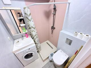 Modern City Center Apartment Golden Square Almaty - 6