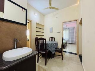 Nayana's Highway Nest 2bhk - 9