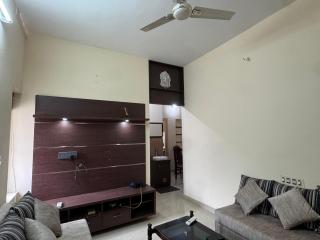 Nayana's Highway Nest 2bhk - 8