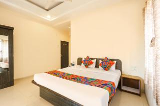 FabHotel Sharvi - 5