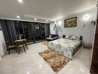 Studio Lake view - 2