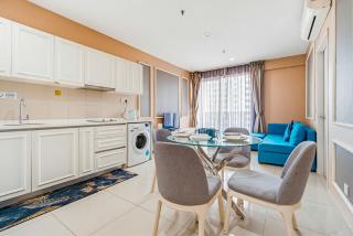 HostaHome Suites at I-City, Central Mall - 7