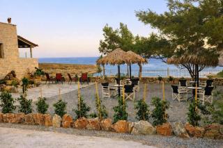 Tainaros Rooms - Beachfront Cozy Getaways - 8