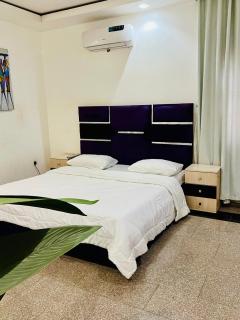 The Art House with Pool, Balcony, WiFi, Mini-Gym - 2