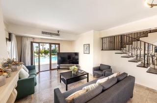 Located in the popular resort area of Kapparis ! - 9