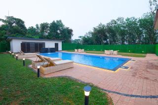 B Town Resort Near Infopark Kakkanad - 0