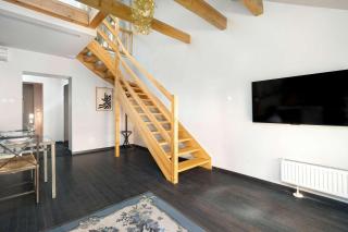 Two-level Apartment with Air Conditioning and Workspace close to the City Center by Noclegi Renters - 4