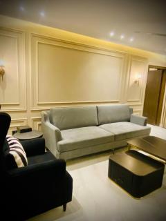 Saiban Holidays 101 - 1