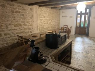 Maison de ville au cœur d'un village de caractère dans le jura - 8