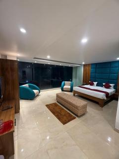 Hotel Manoj - 2