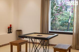 StayVista at Morbaugh Palace- Outdoor pool, WiFi & BBQ - 7